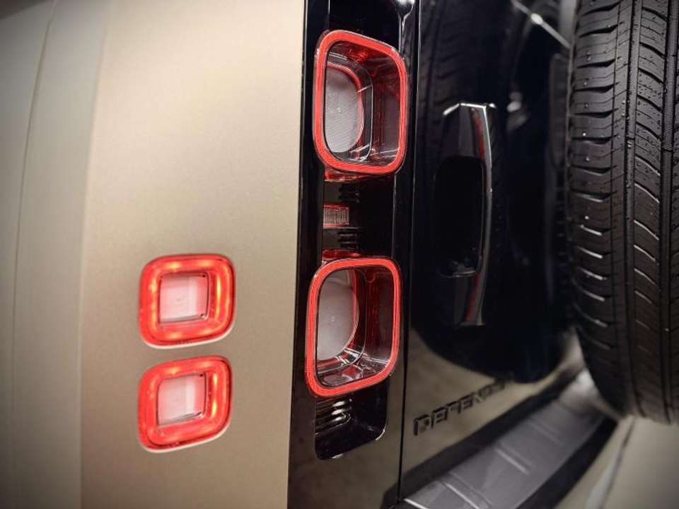 Land Rover Defender - Imagem 14