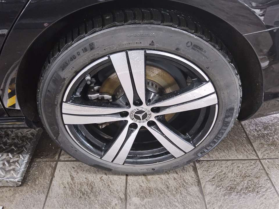 Mercedes-Benz C 200 - Imagem 11