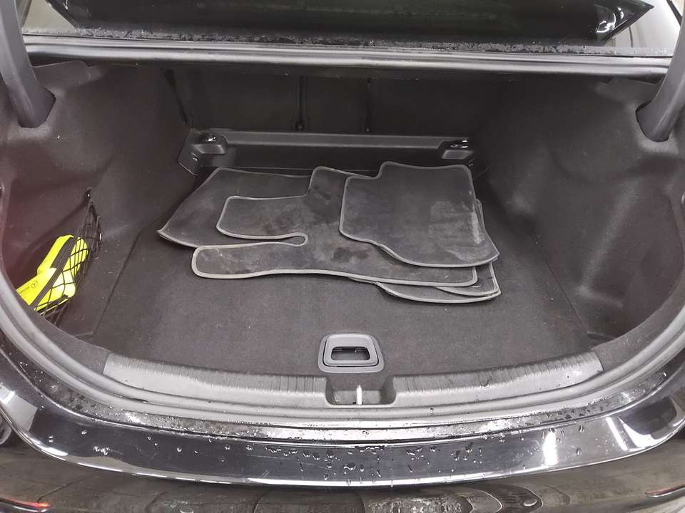Mercedes-Benz C 200 - Imagem 12