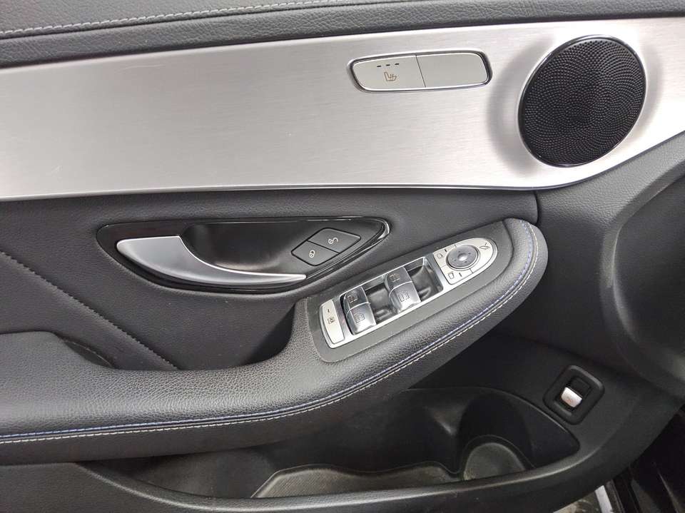 Mercedes-Benz C 300 - Imagem 11