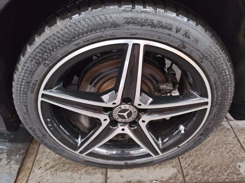 Mercedes-Benz C 300 - Imagem 12