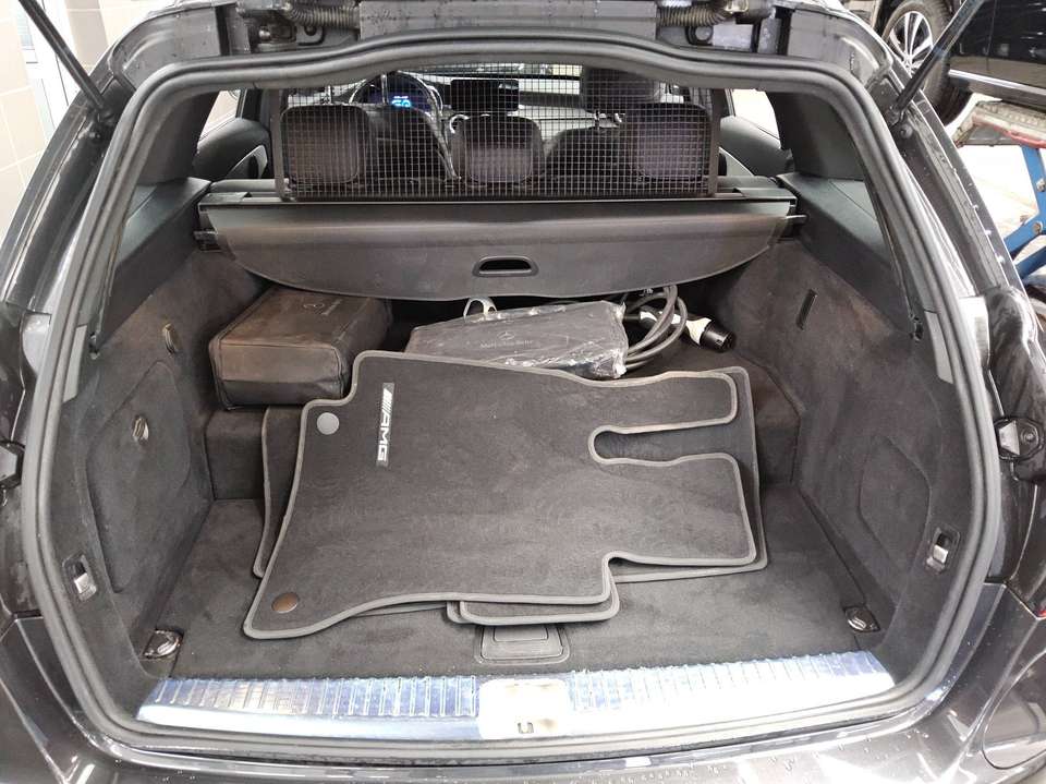 Mercedes-Benz C 300 - Imagem 13