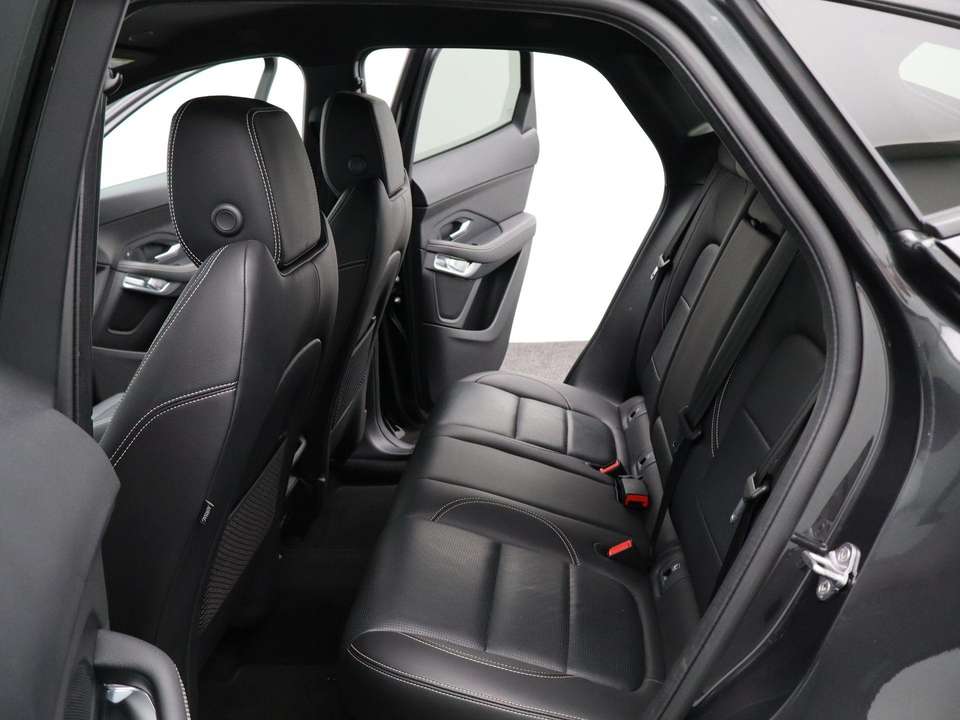 Jaguar E-Pace - Imagem 12
