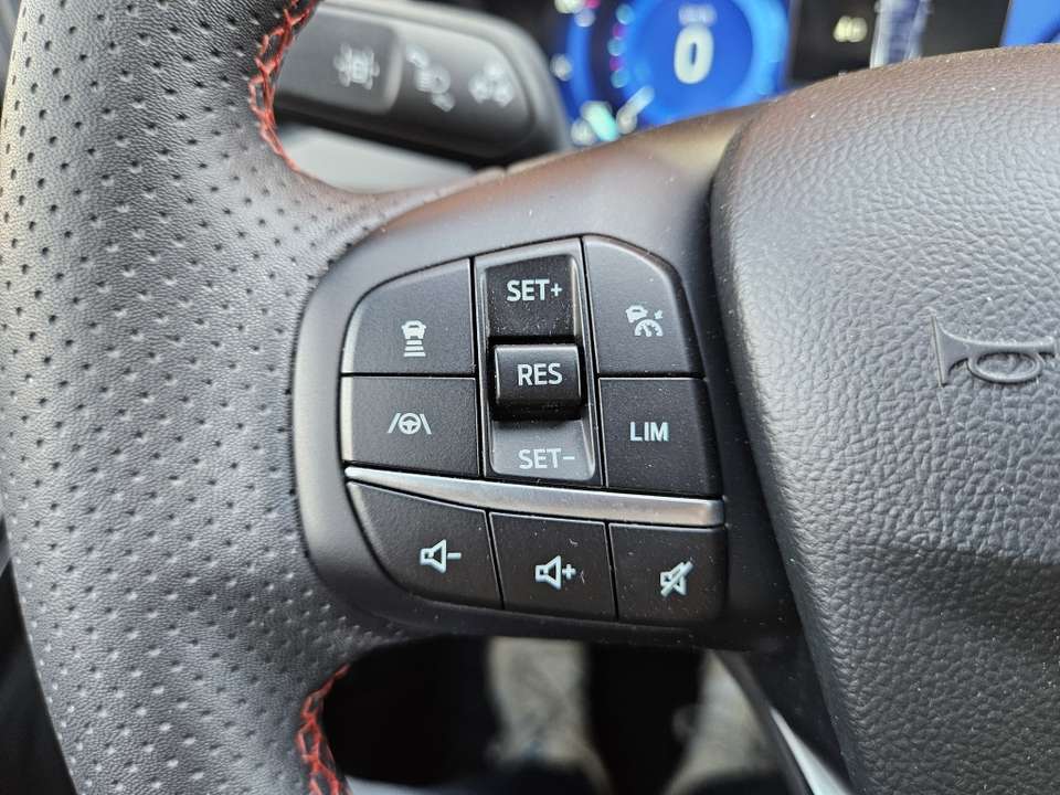 Ford Kuga - Imagem 18