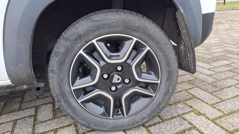 Dacia Spring - Imagem 15