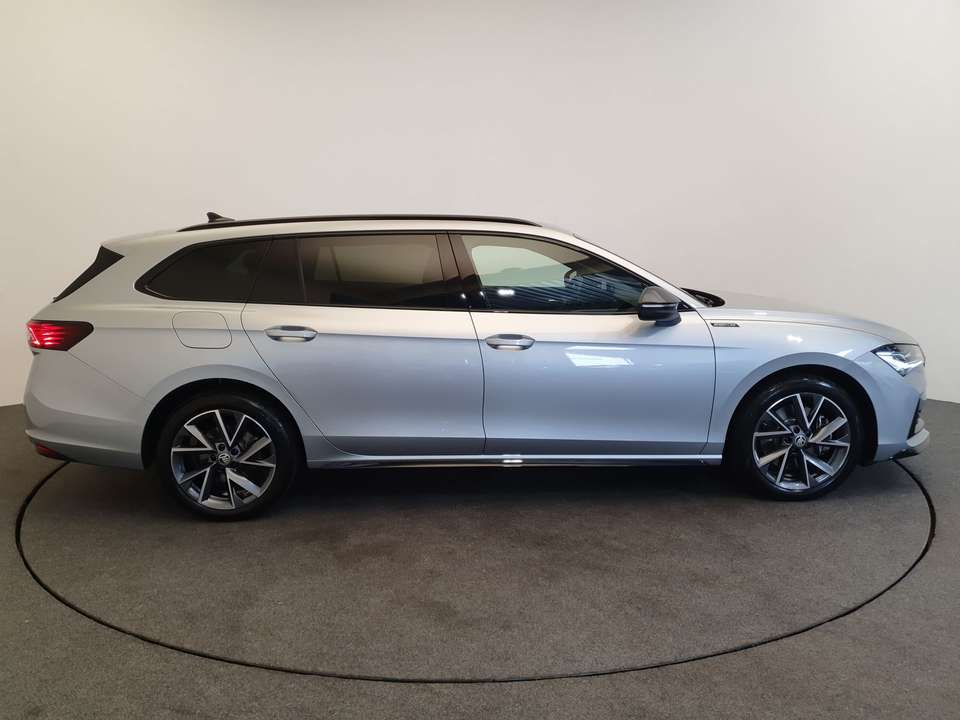Skoda Superb - Imagem 6