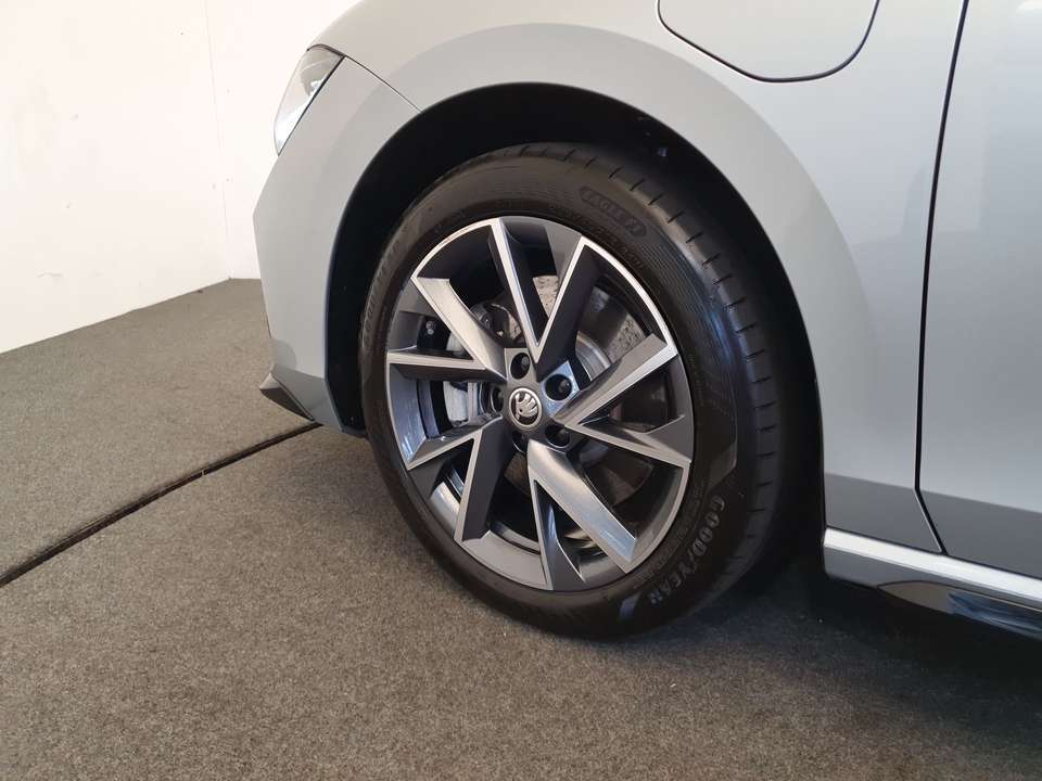 Skoda Superb - Imagem 10