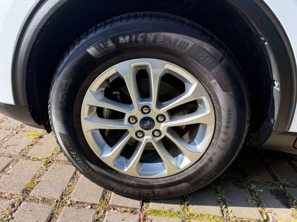 Ford Kuga - Imagem 10