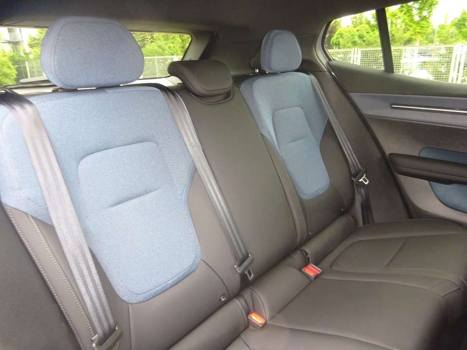 Volvo EX30 - Imagem 15