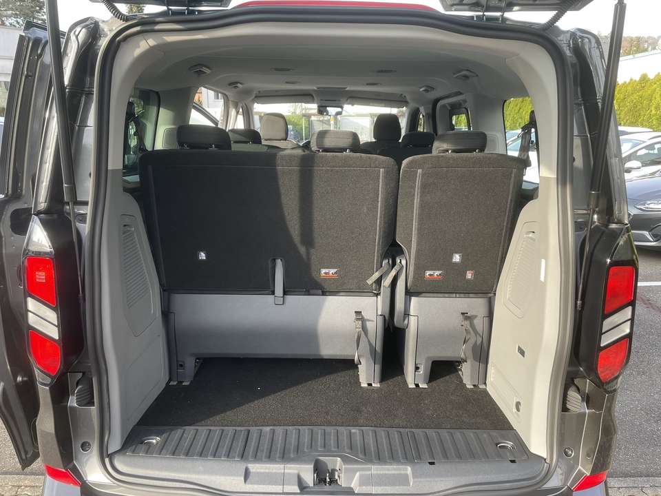 Ford Tourneo Custom - Imagem 12