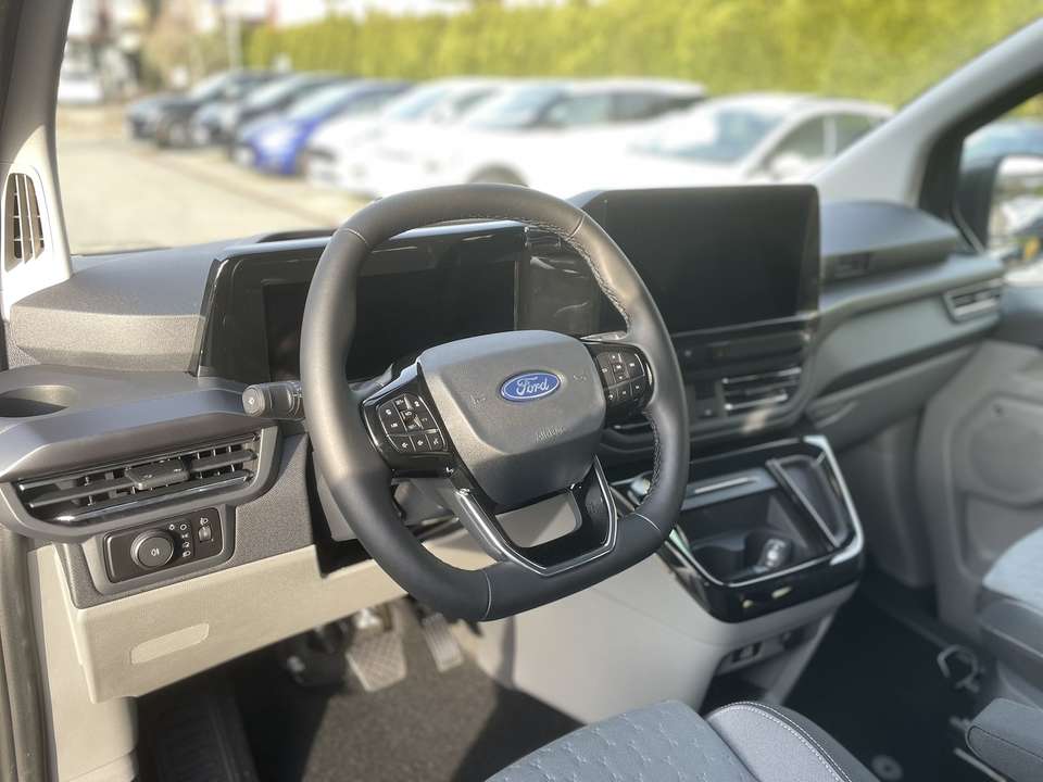 Ford Tourneo Custom - Imagem 14