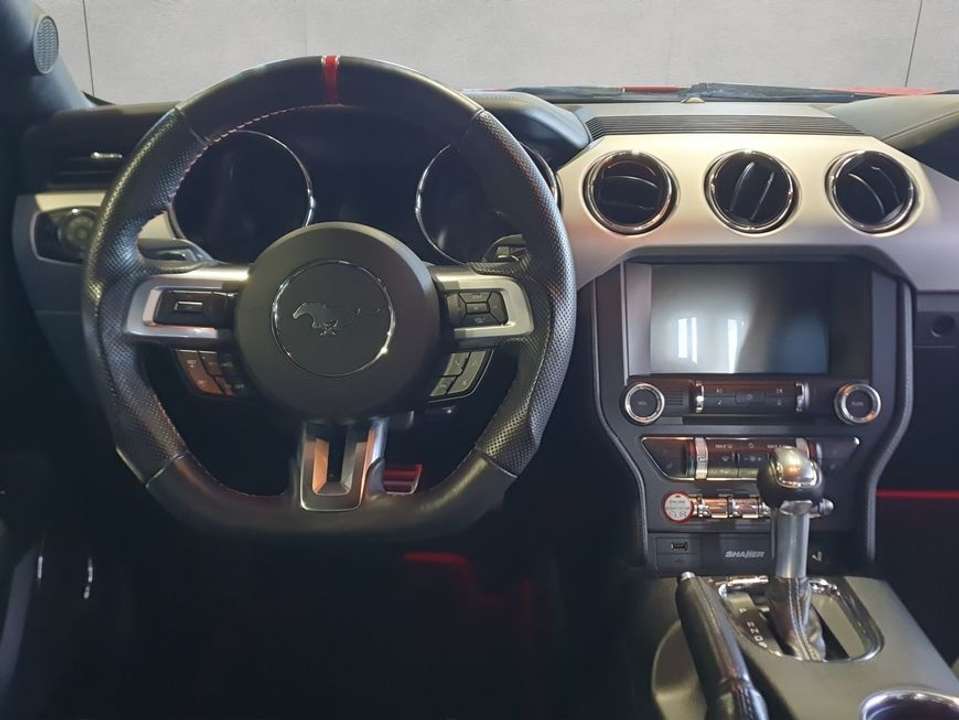 Ford Mustang - Imagem 10
