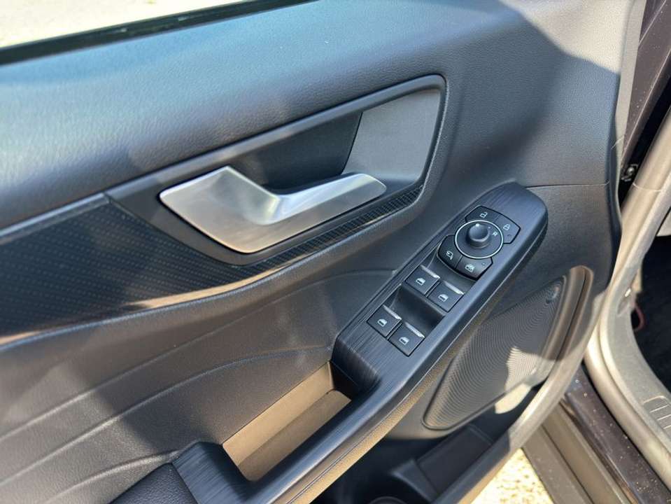 Ford Kuga - Imagem 11