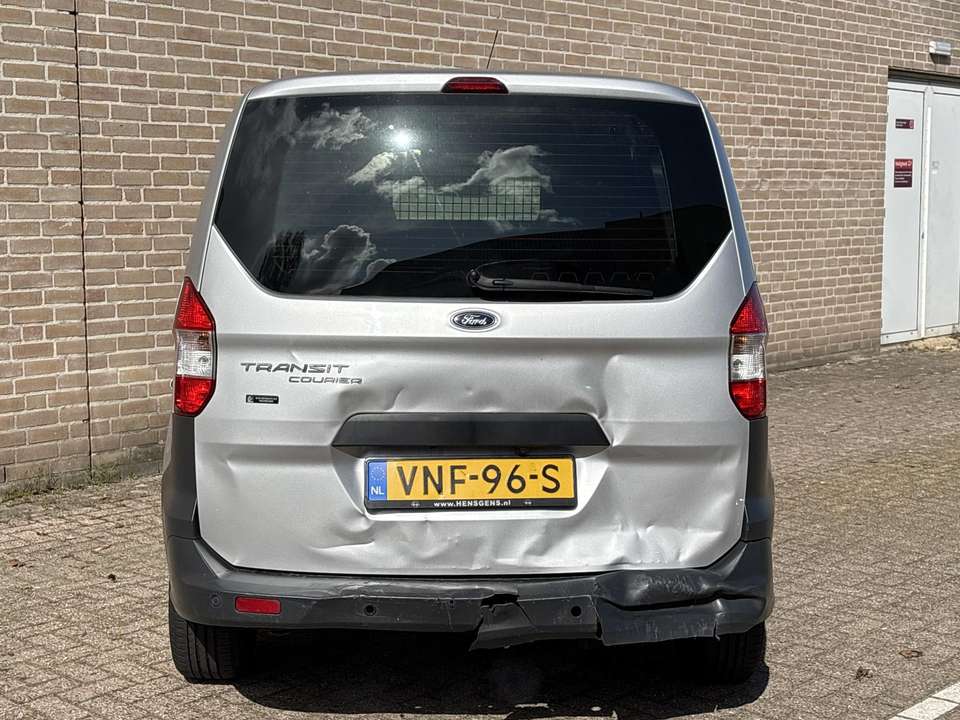 Ford Transit Courier - Imagem 6