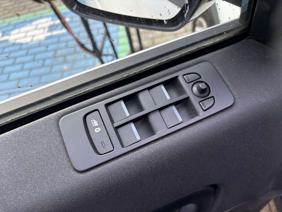 Land Rover Discovery Sport - Imagem 13