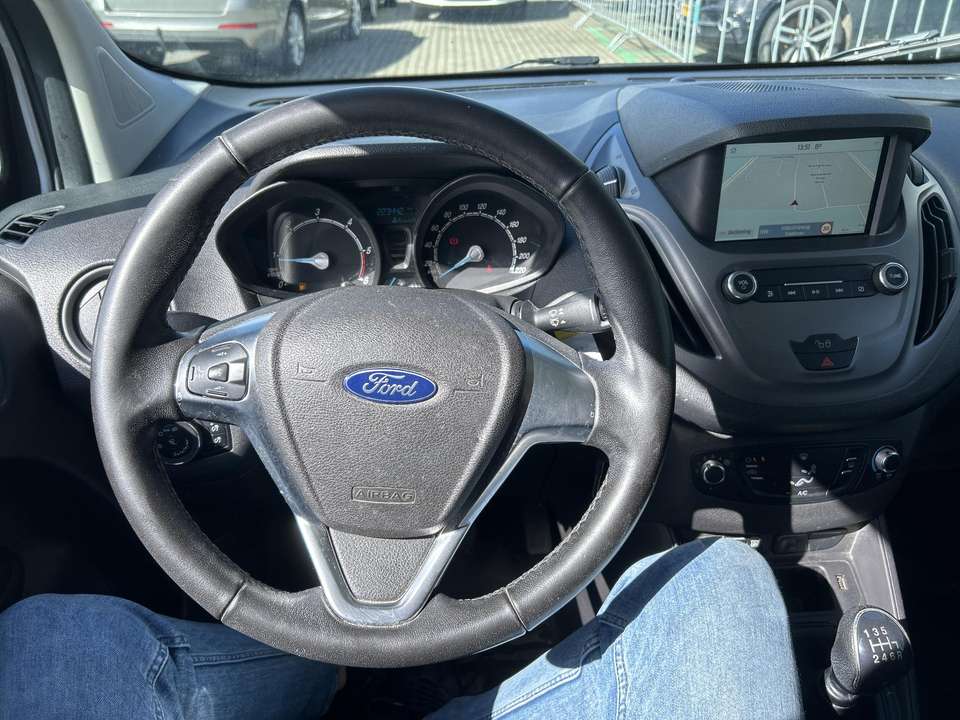 Ford Transit Courier - Imagem 9