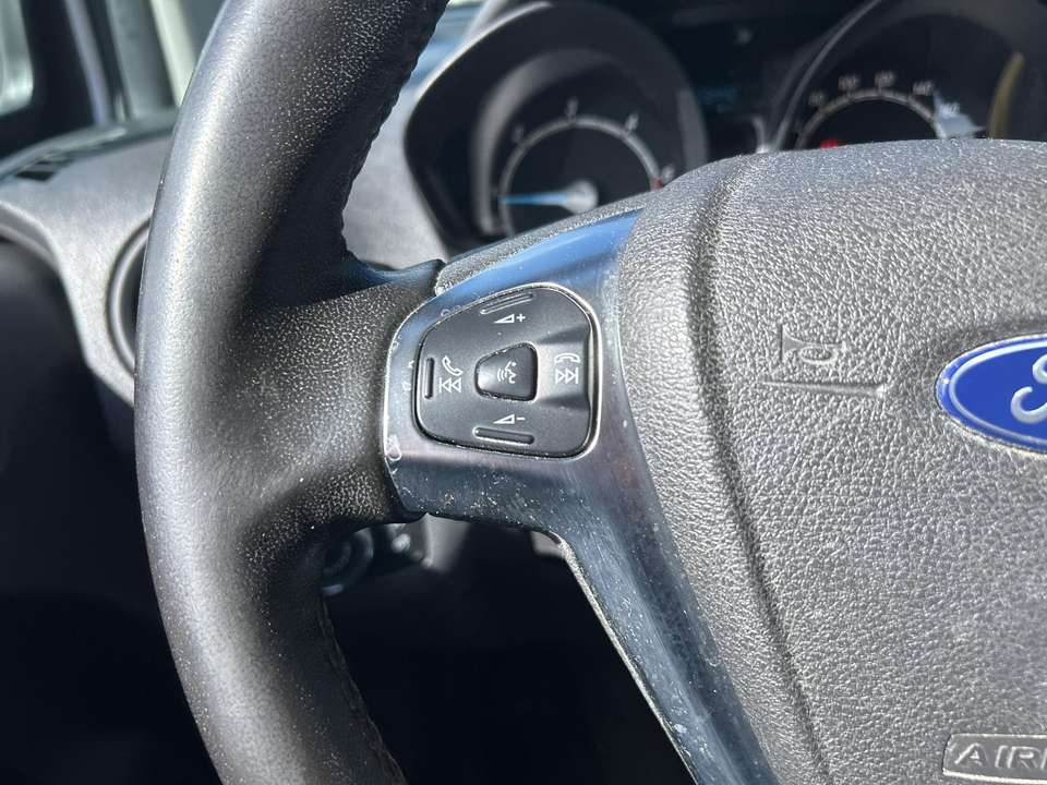 Ford Transit Courier - Imagem 10