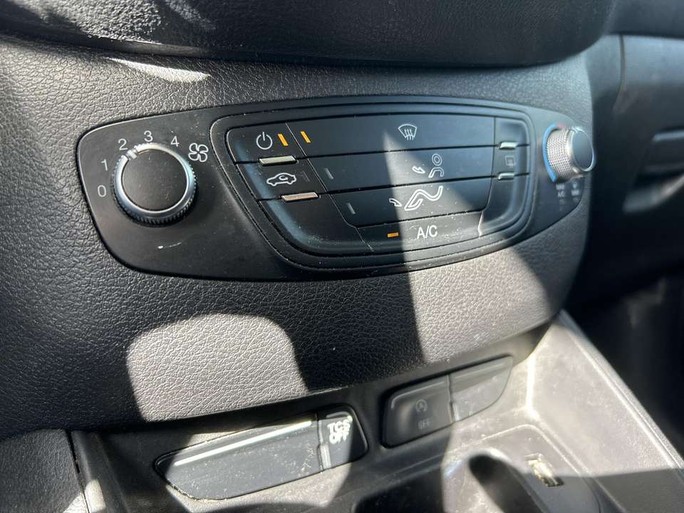 Ford Transit Courier - Imagem 13