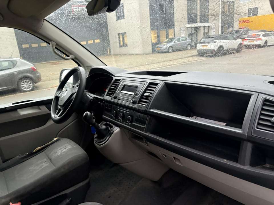Volkswagen T6 Transporter - Imagem 15