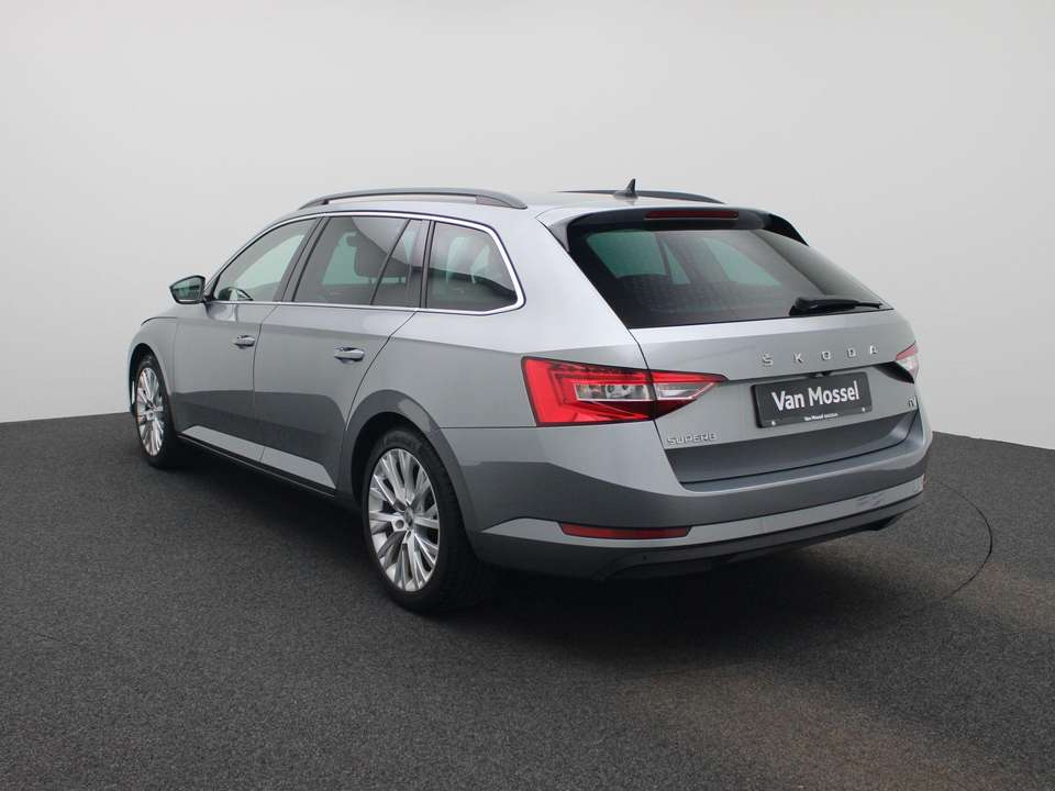 Skoda Superb - Imagem 2