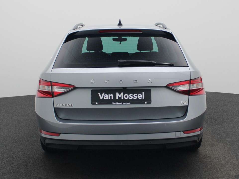 Skoda Superb - Imagem 5