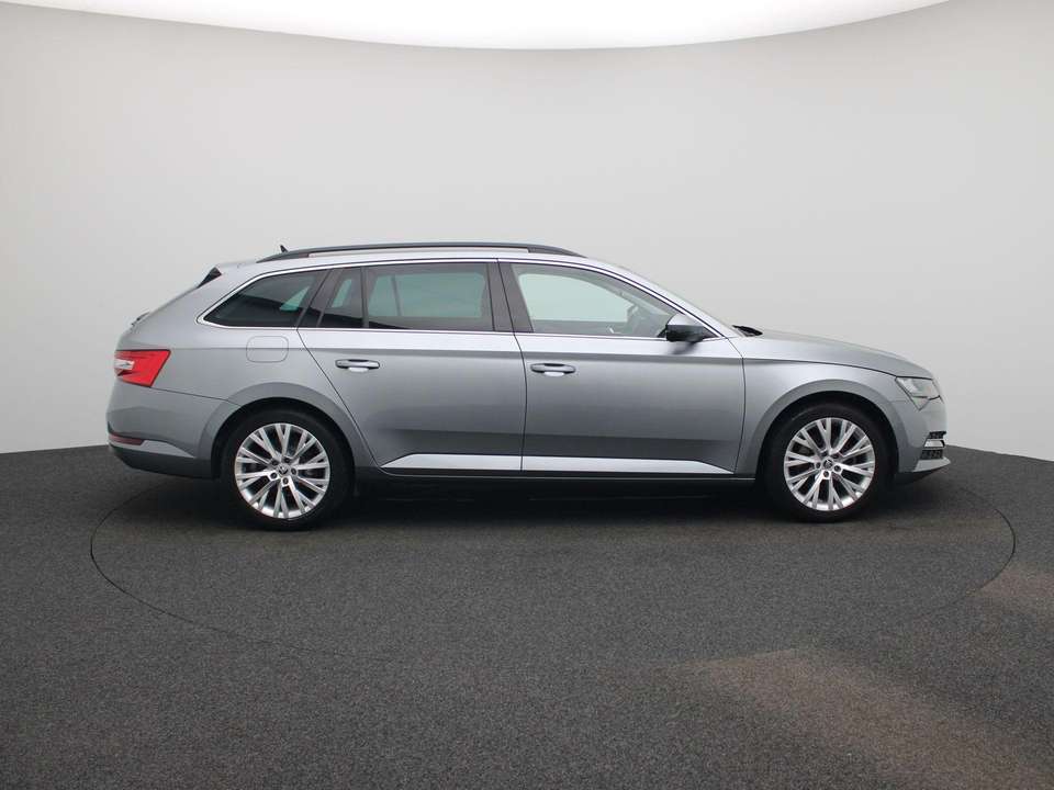 Skoda Superb - Imagem 6