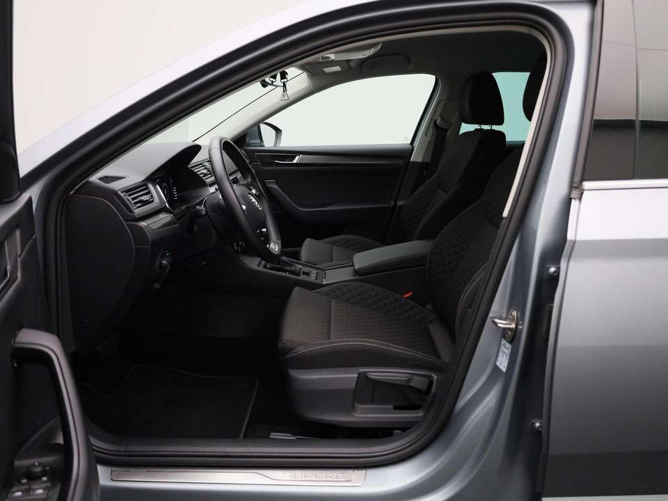 Skoda Superb - Imagem 9