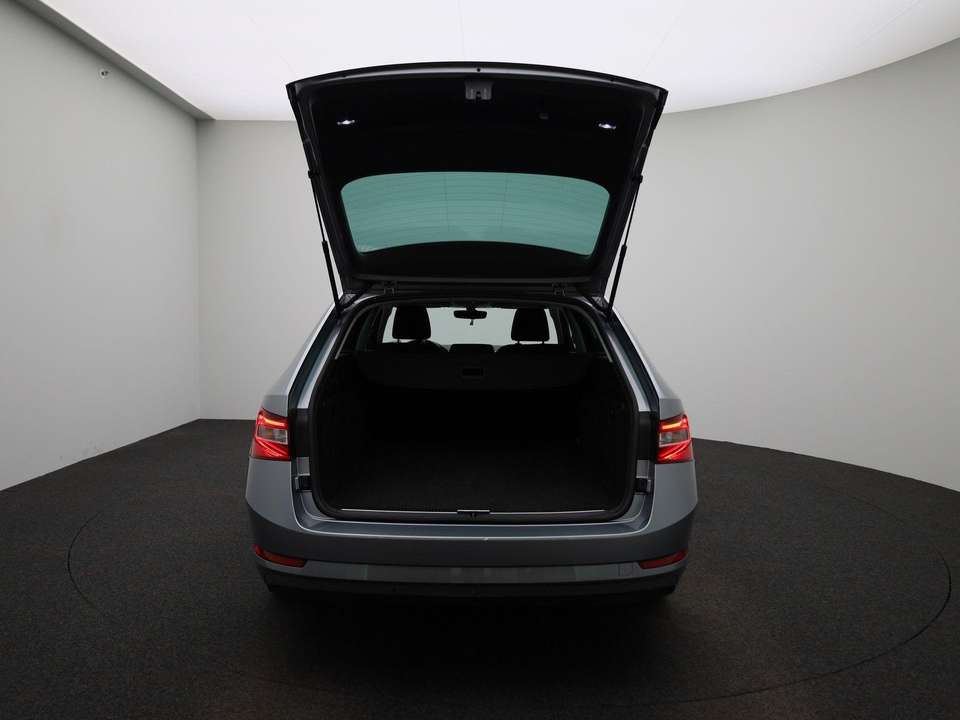 Skoda Superb - Imagem 11