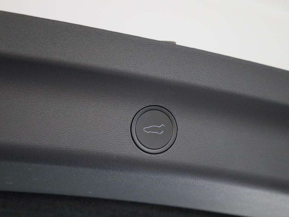 Tesla Model Y - Imagem 14