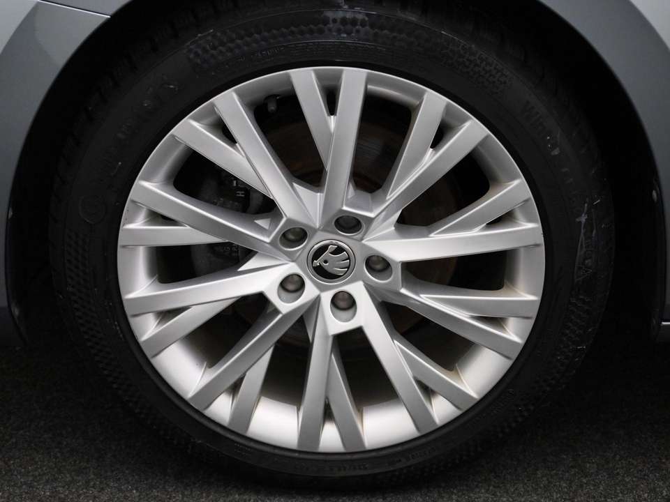 Skoda Superb - Imagem 13