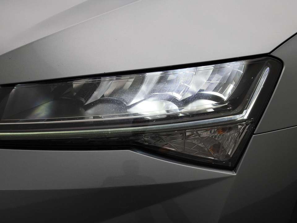 Skoda Superb - Imagem 14