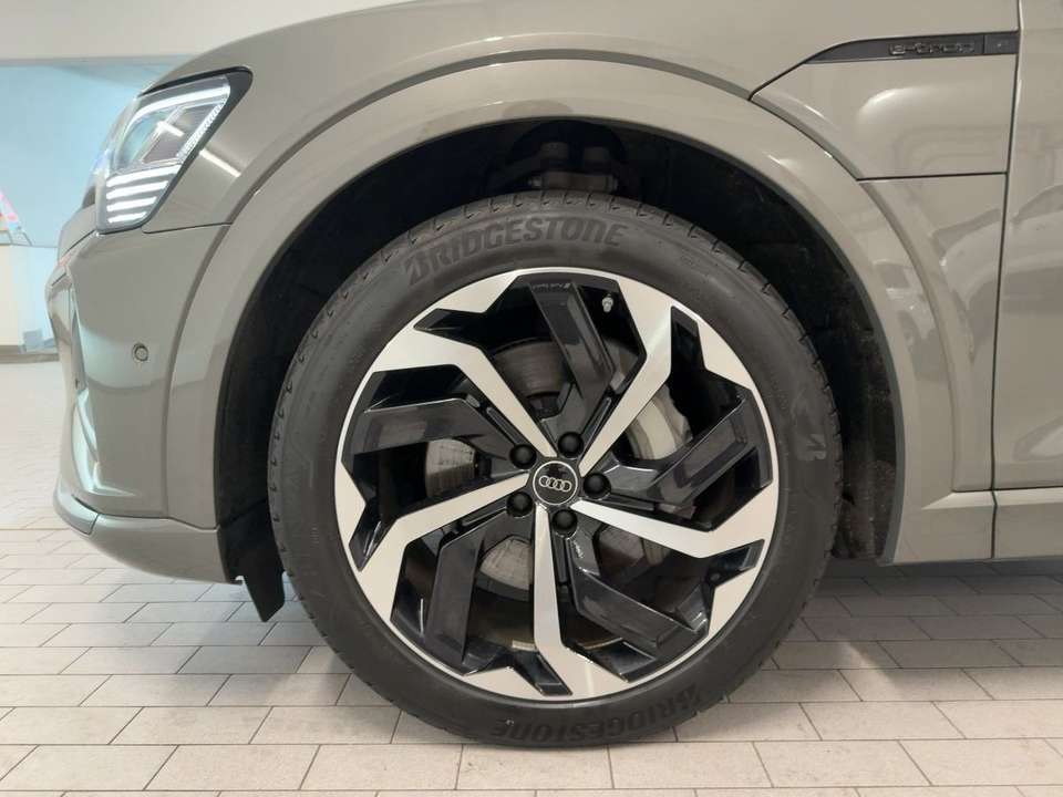 Audi Q8 e-tron - Imagem 15