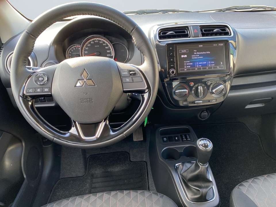 Mitsubishi Space Star - Imagem 8