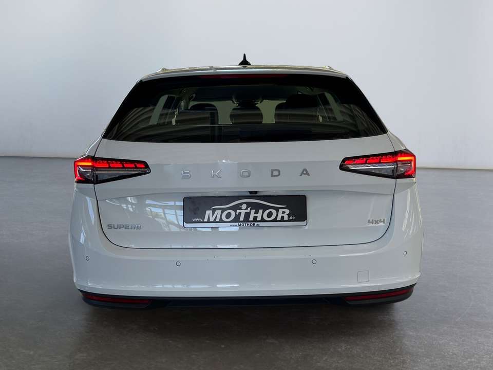 Skoda Superb - Imagem 5