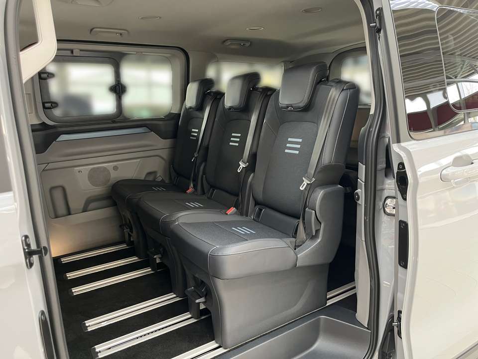 Ford Tourneo Custom - Imagem 11