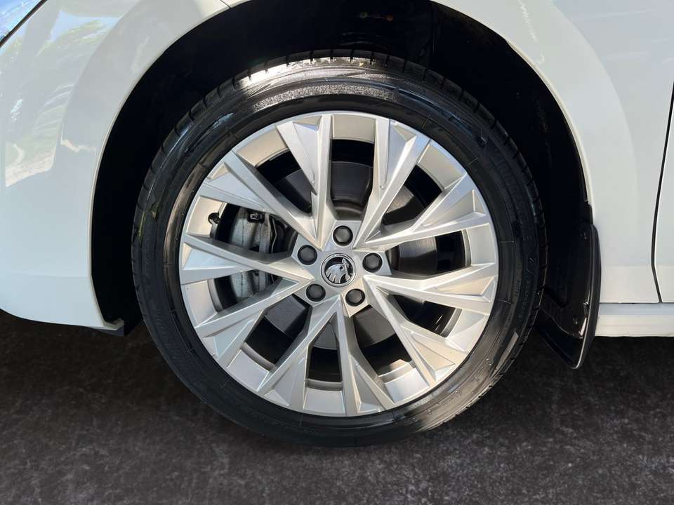 Skoda Superb - Imagem 15