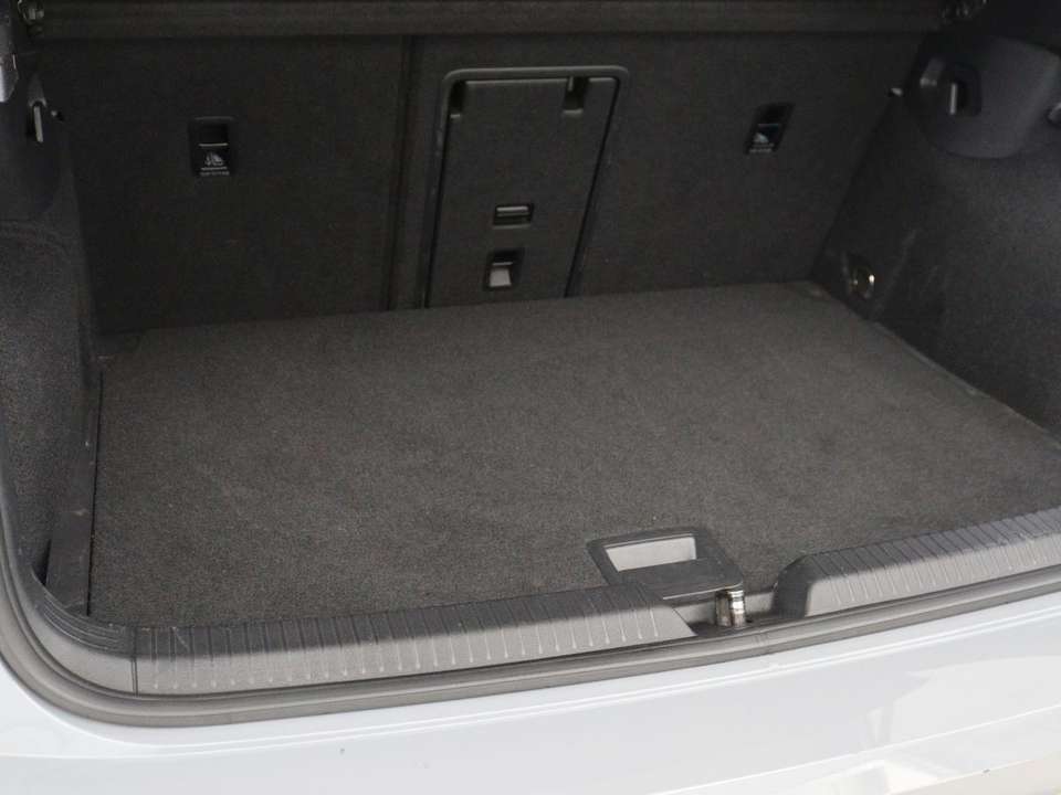 Volkswagen Golf - Imagem 12