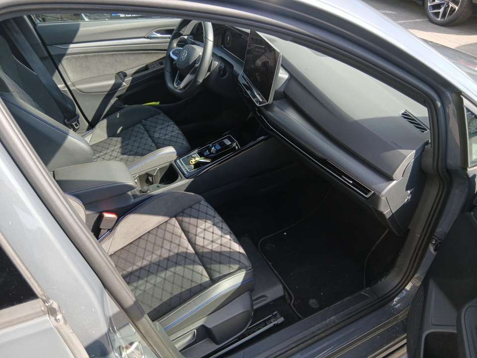 Volkswagen Golf Variant - Imagem 10