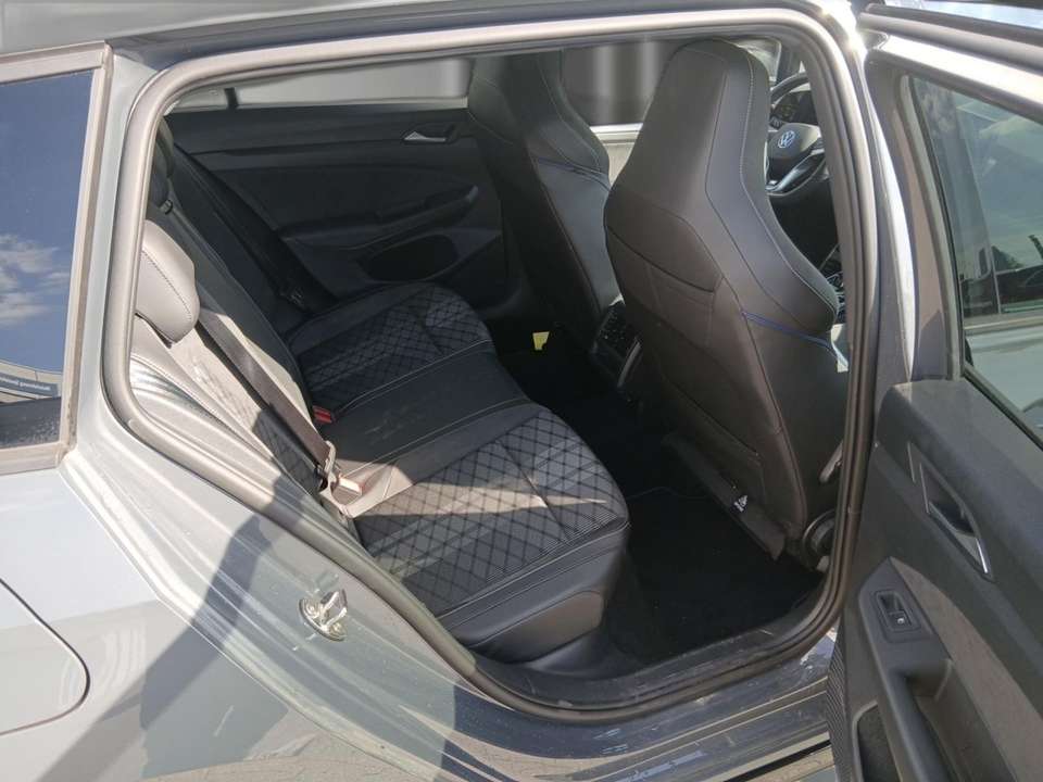 Volkswagen Golf Variant - Imagem 11