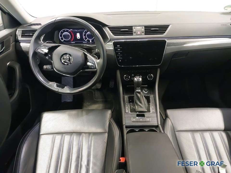 Skoda Superb - Imagem 7