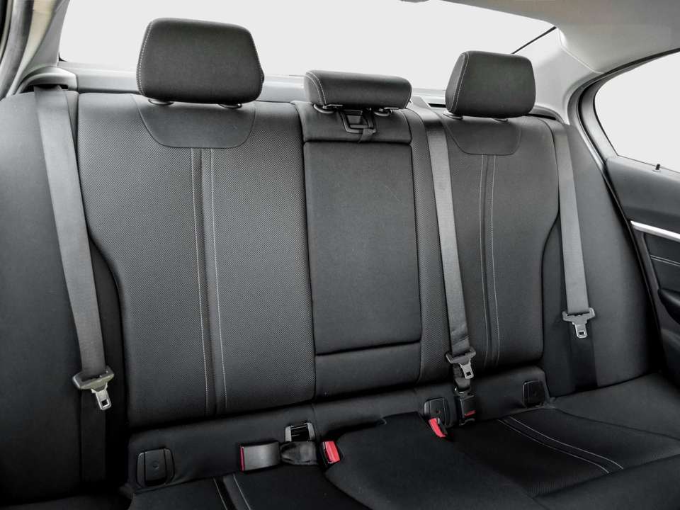 BMW 330 - Imagem 4