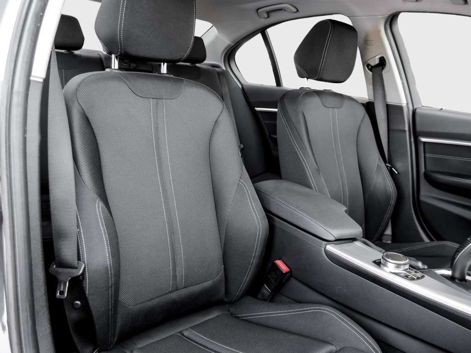 BMW 330 - Imagem 6