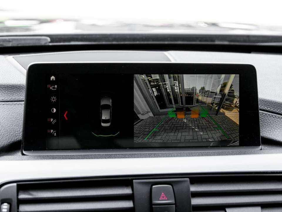 BMW 330 - Imagem 11