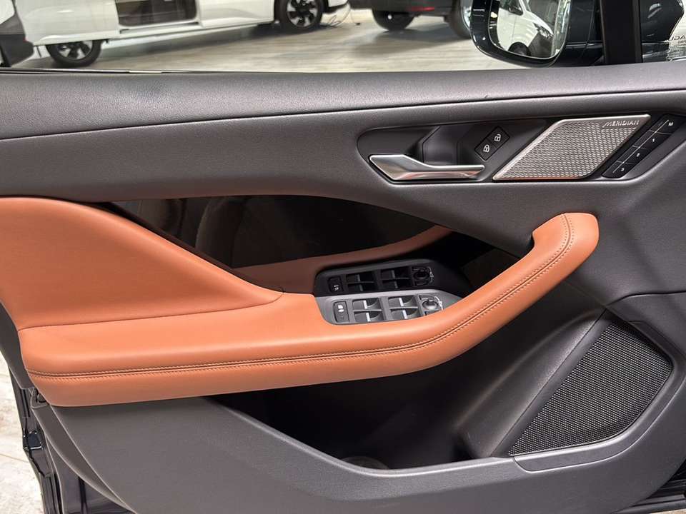 Jaguar I-Pace - Imagem 9