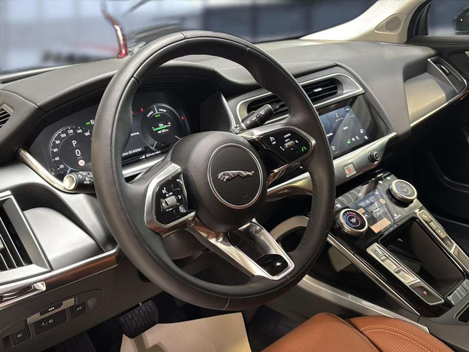 Jaguar I-Pace - Imagem 11