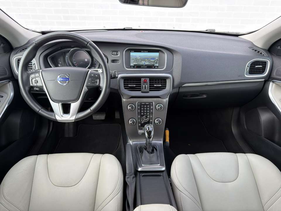 Volvo V40 - Imagem 8