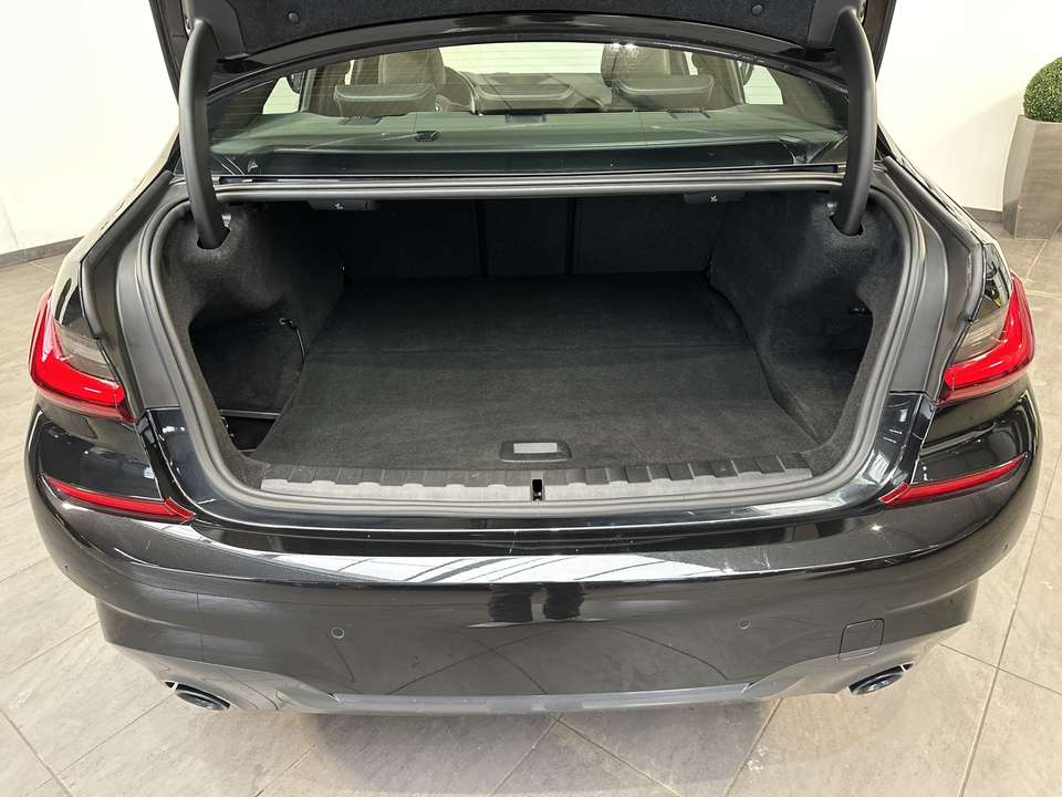 BMW 330 - Imagem 6