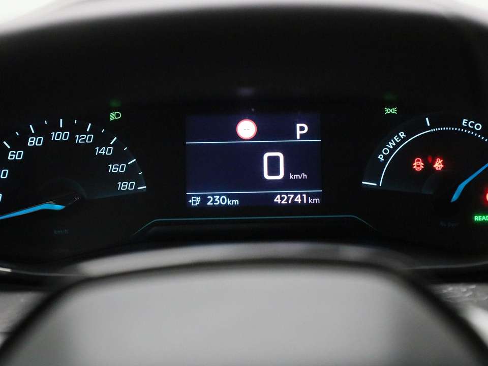 Peugeot e-2008 - Imagem 8