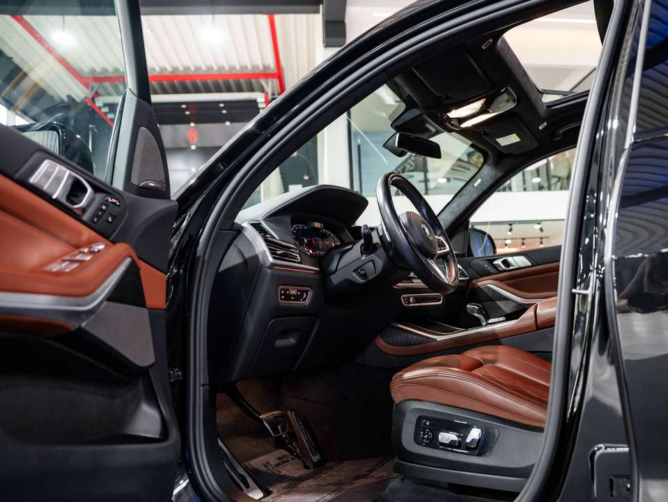 BMW X7 - Imagem 11