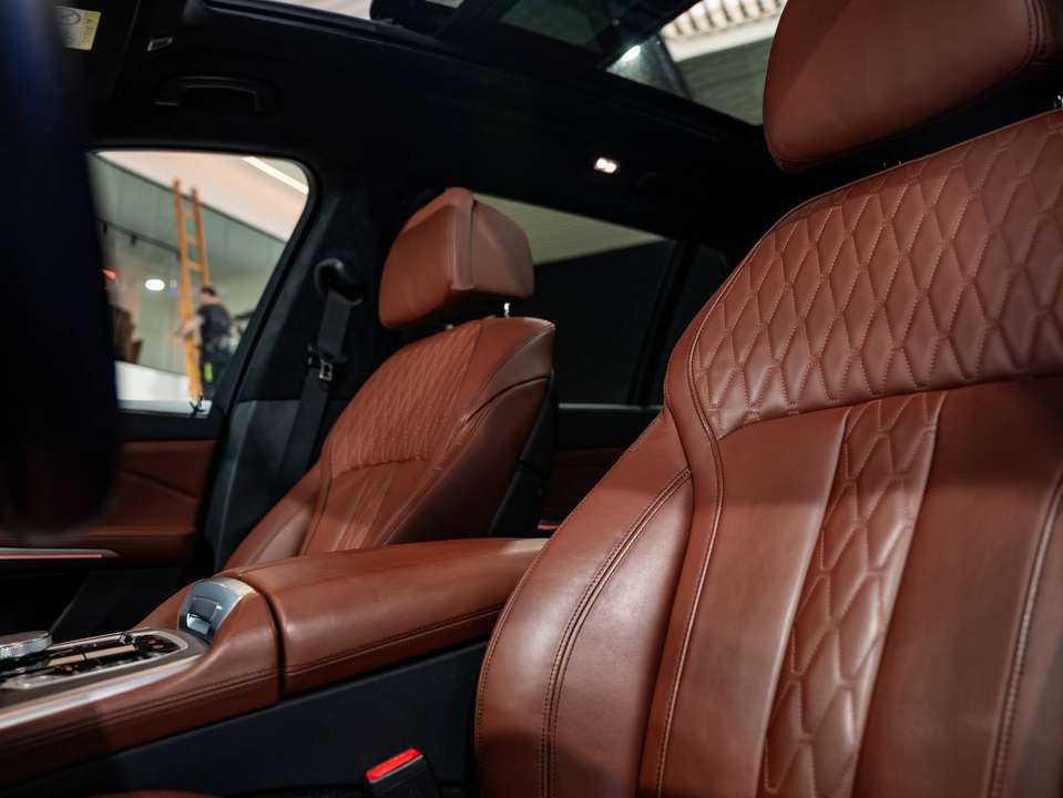 BMW X7 - Imagem 13